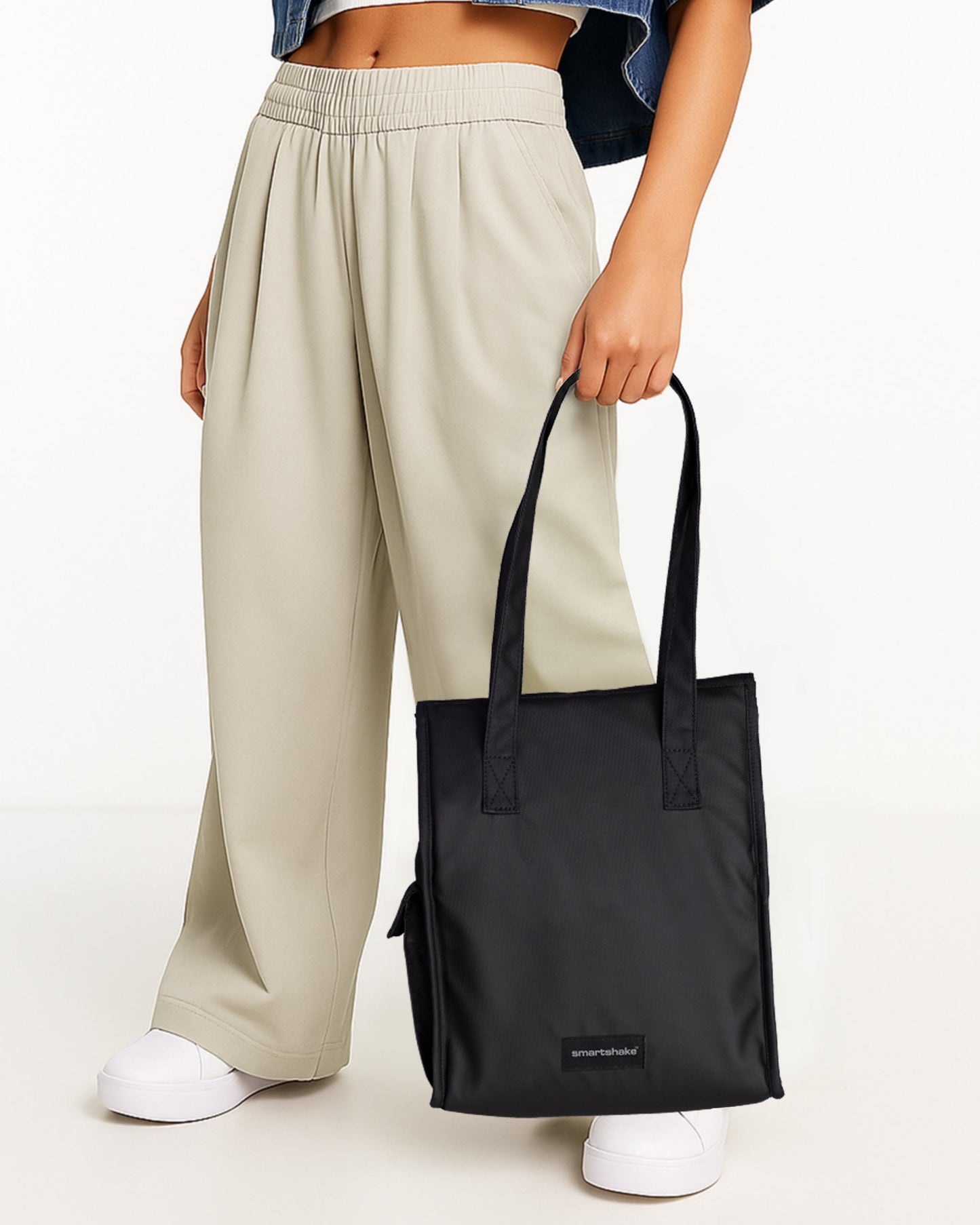 lunch-tote-bag-j8 Smartshake_Lunch_Tote_Bag_lifestyle.jpg