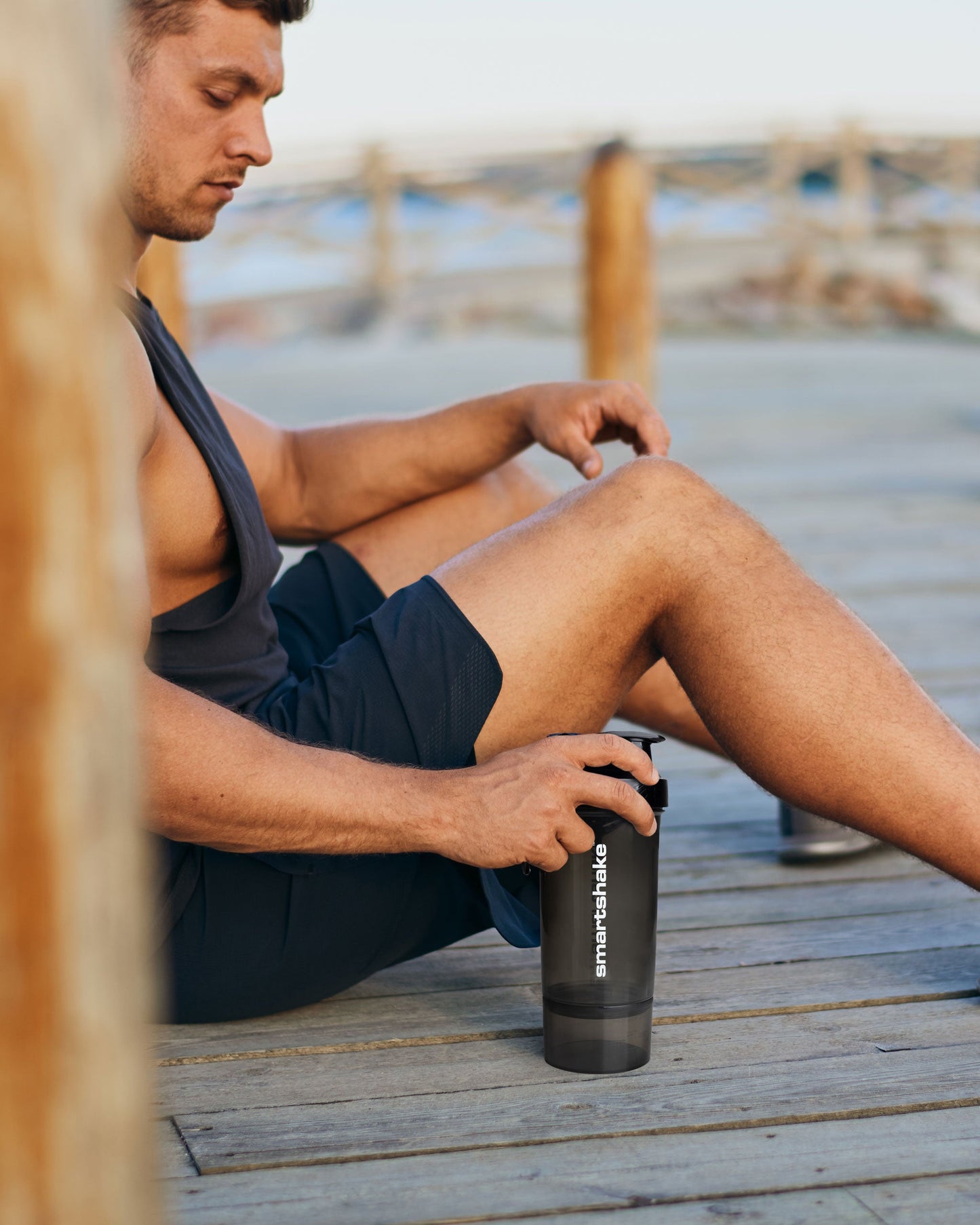 original2go-one-gunsmoke-black-q7 Smartshake_Original2Go-ONE-Gunsmoke-Black_lifestyle2.jpg