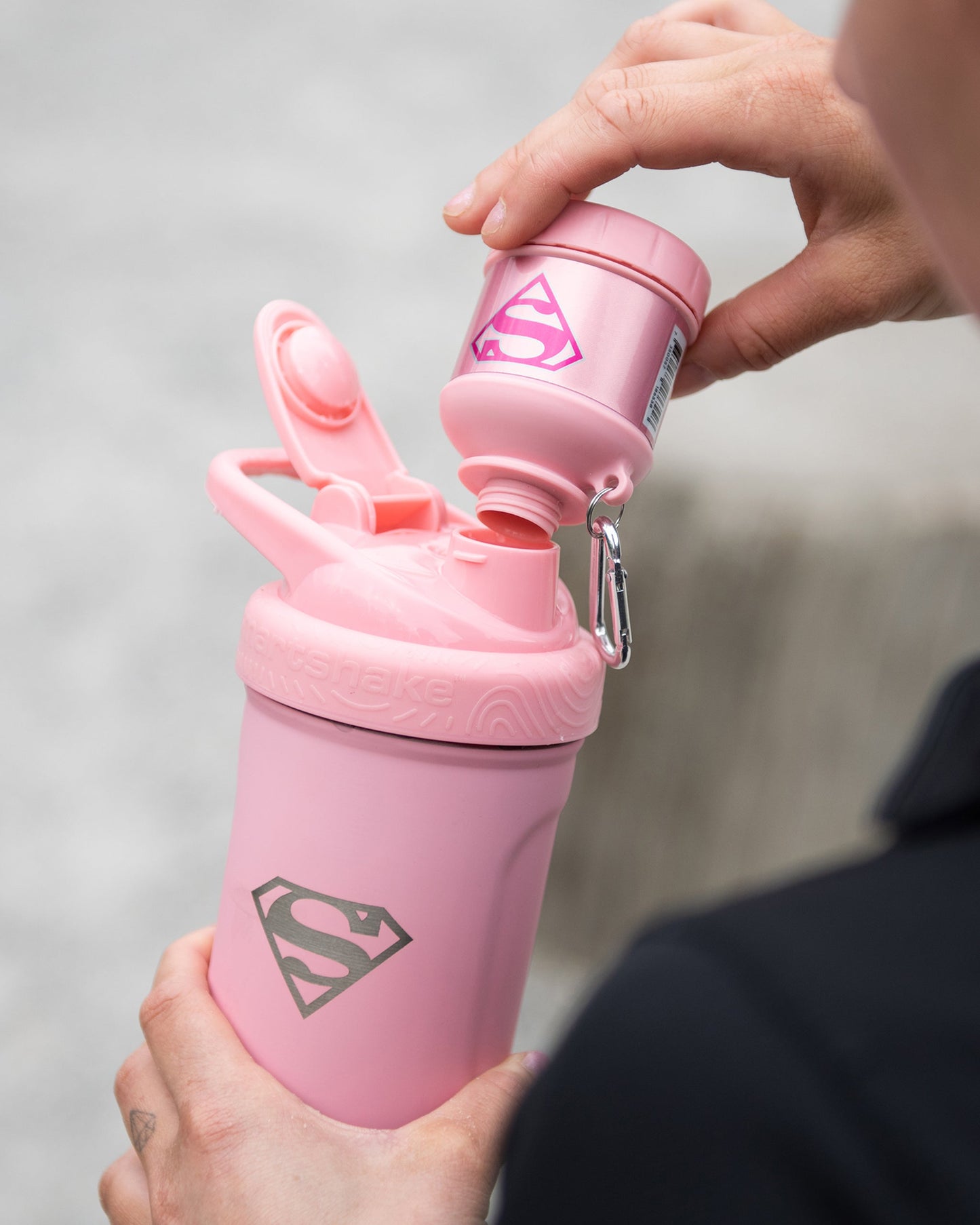 whey2go-funnel-supergirl-u3 Smartshake_Whey2Go_Supergirl_Lifestyle.jpg