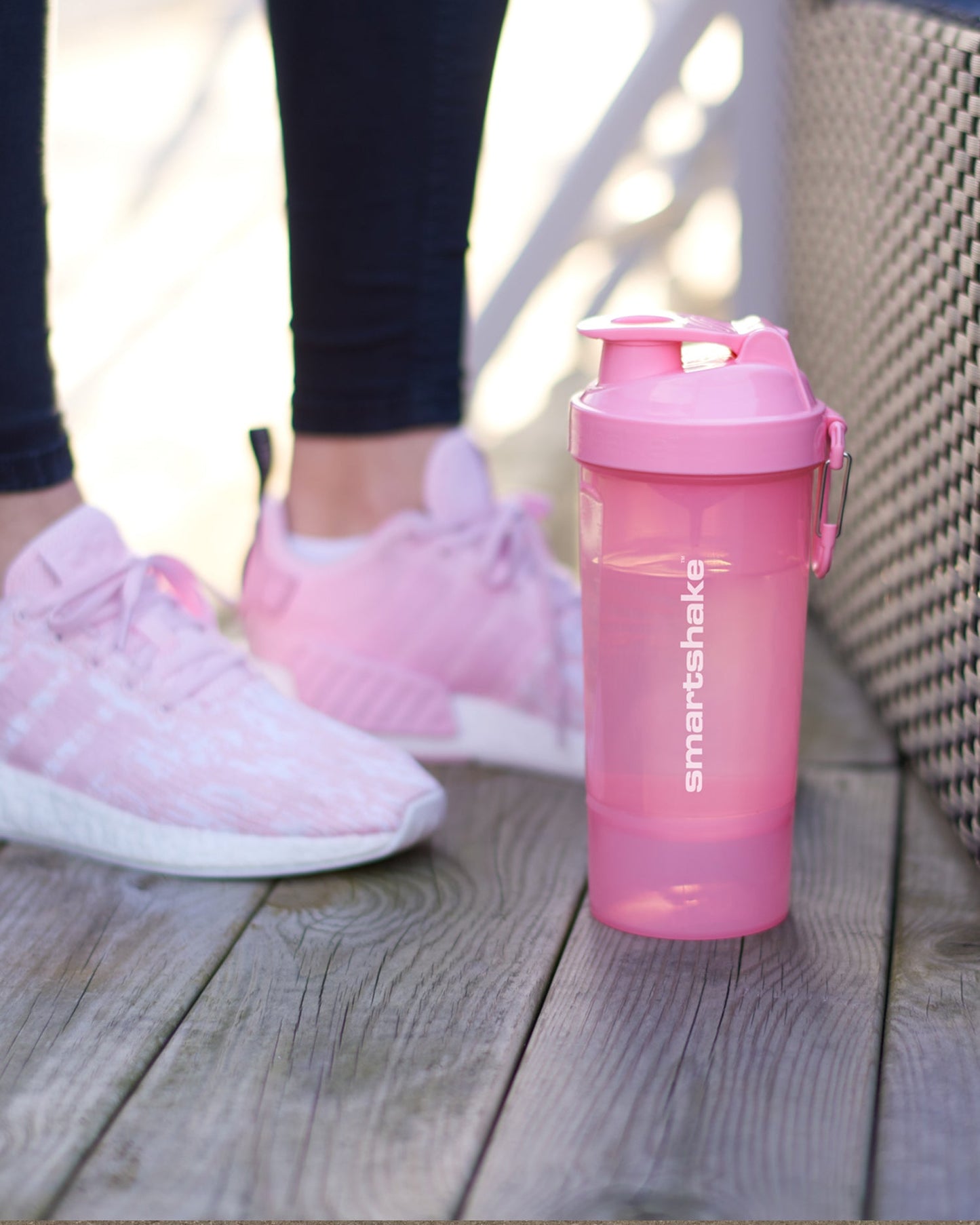 original2go-one-light-pink-n9 smartshake_02go_pink_lifestyle.jpg